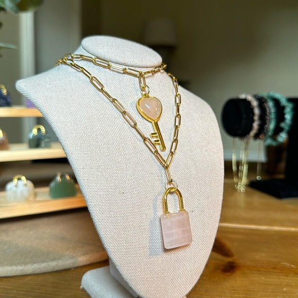 Banded Rose Quartz Stone Crystal Lock & Key Necklace - Picture 3 of 6